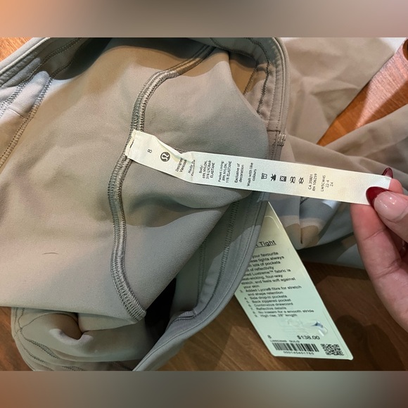 Grey lulu lemon leggings - Picture 3 of 3